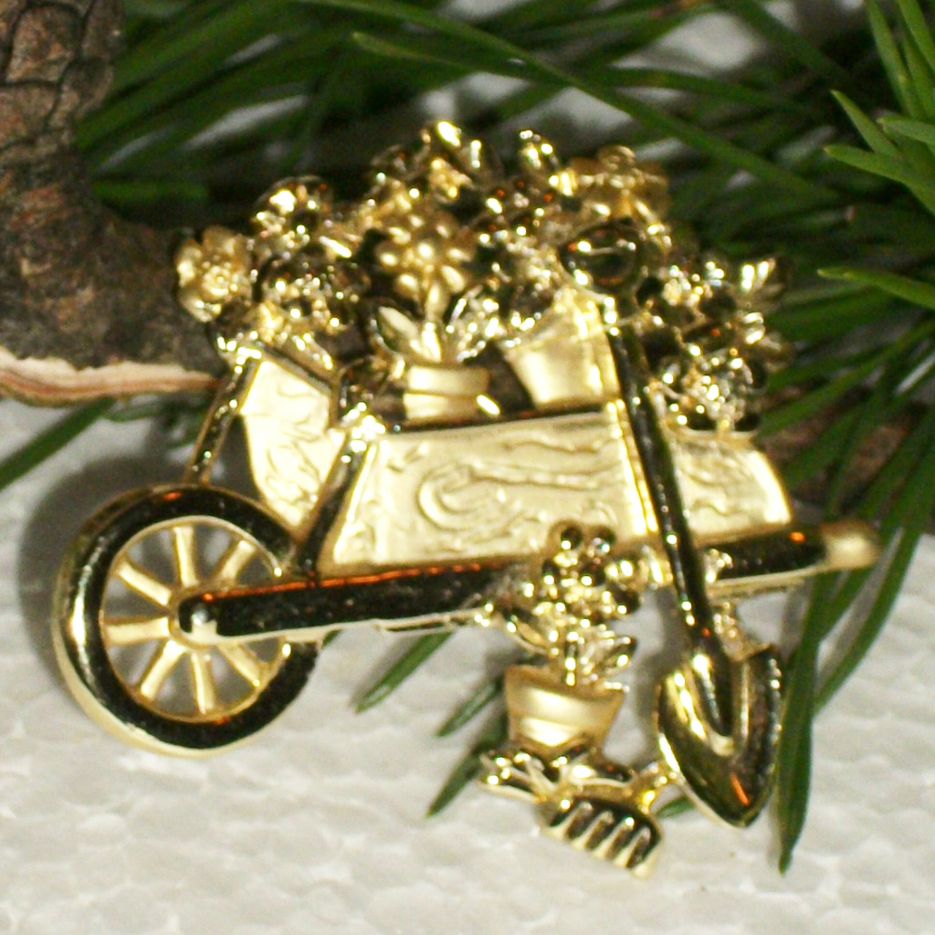 Ajc Flower Wheelbarrow Shovel Pin Brooch